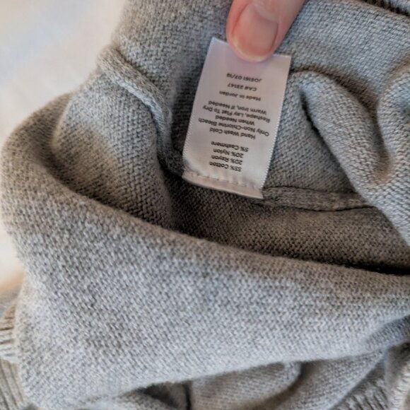 L Talbots gray sweater - Picture 6 of 6